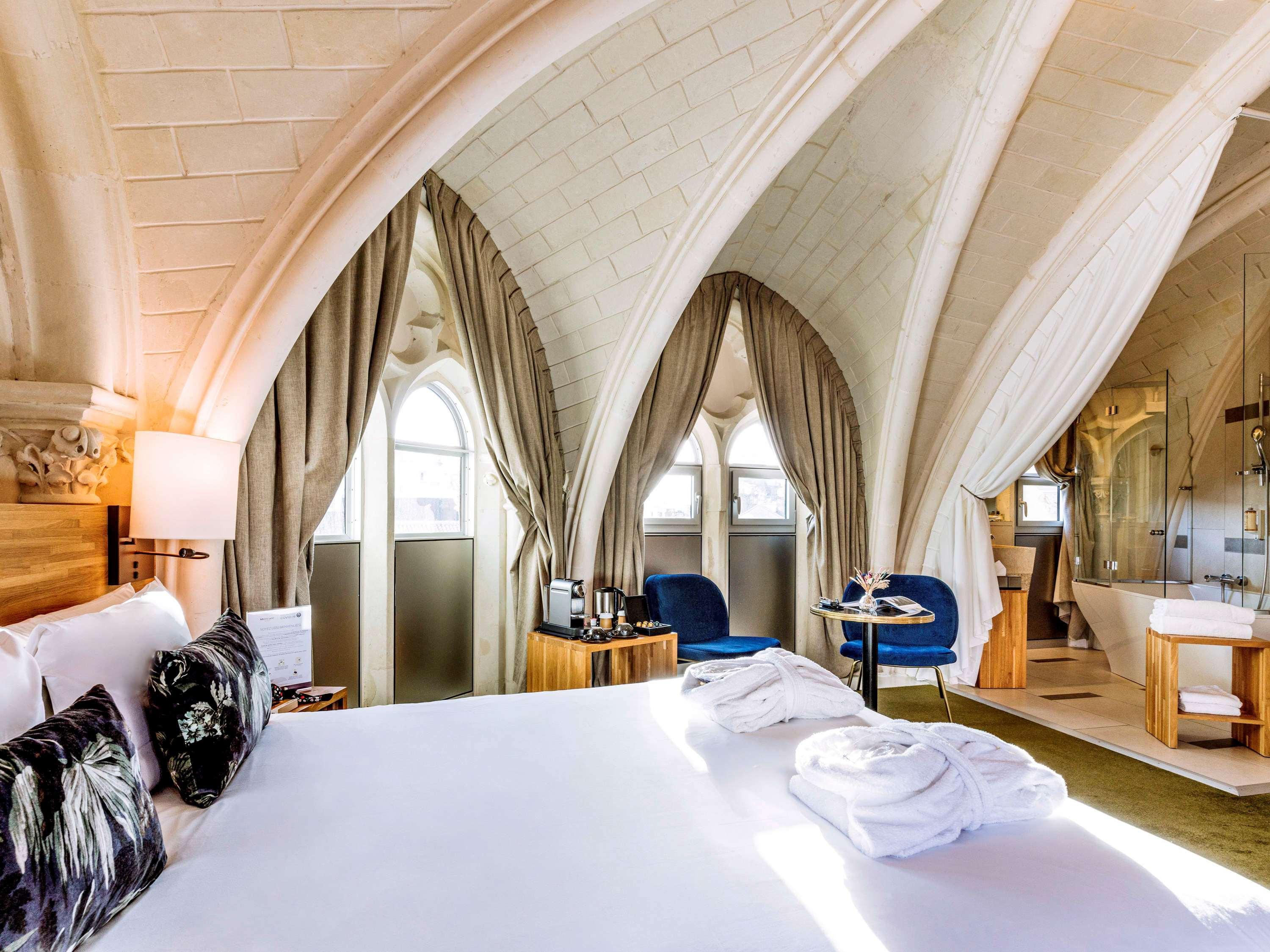 Mercure Centre Hotel 4*